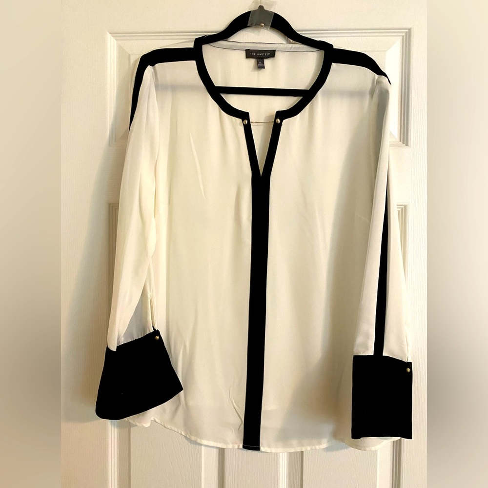 The Limited white & black blouse, brand new, Original extra button hardware.